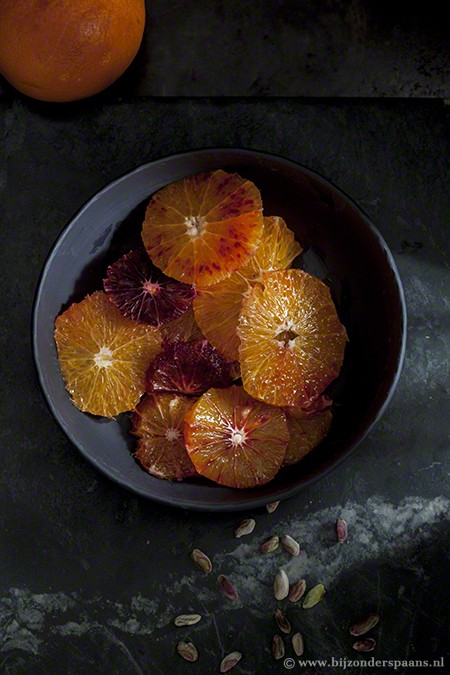 Bloedsinaasappel taart met gember en pistache