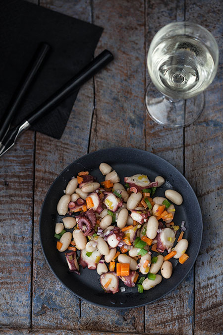 Pulpo con alubias y verduras (octopus met bonen en groenten)