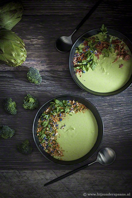 Broccoli soep met boerenkool en artisjokken