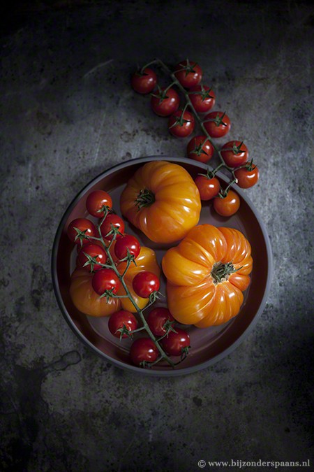 Soep van geroosterde tomaten en aubergines